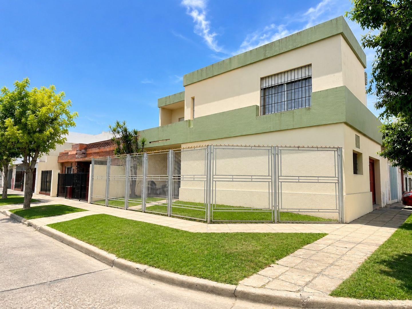 casa de 4 ambientes con pileta y cachera