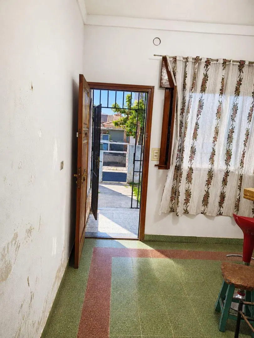 OPORTUNIDAD VENTA CASA LOTE PROPIO 6 AMBIENTES ESCUCHA OFERTA 2