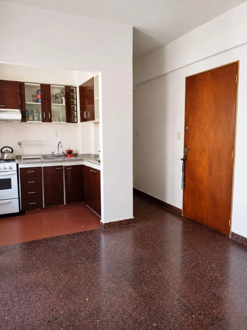 OPORTUNIDAD VENTA 3 AMB C BALCON AL FRENTE RAMOS MEJIA AV DE MAYO ESCUCHA OFERTAS 4