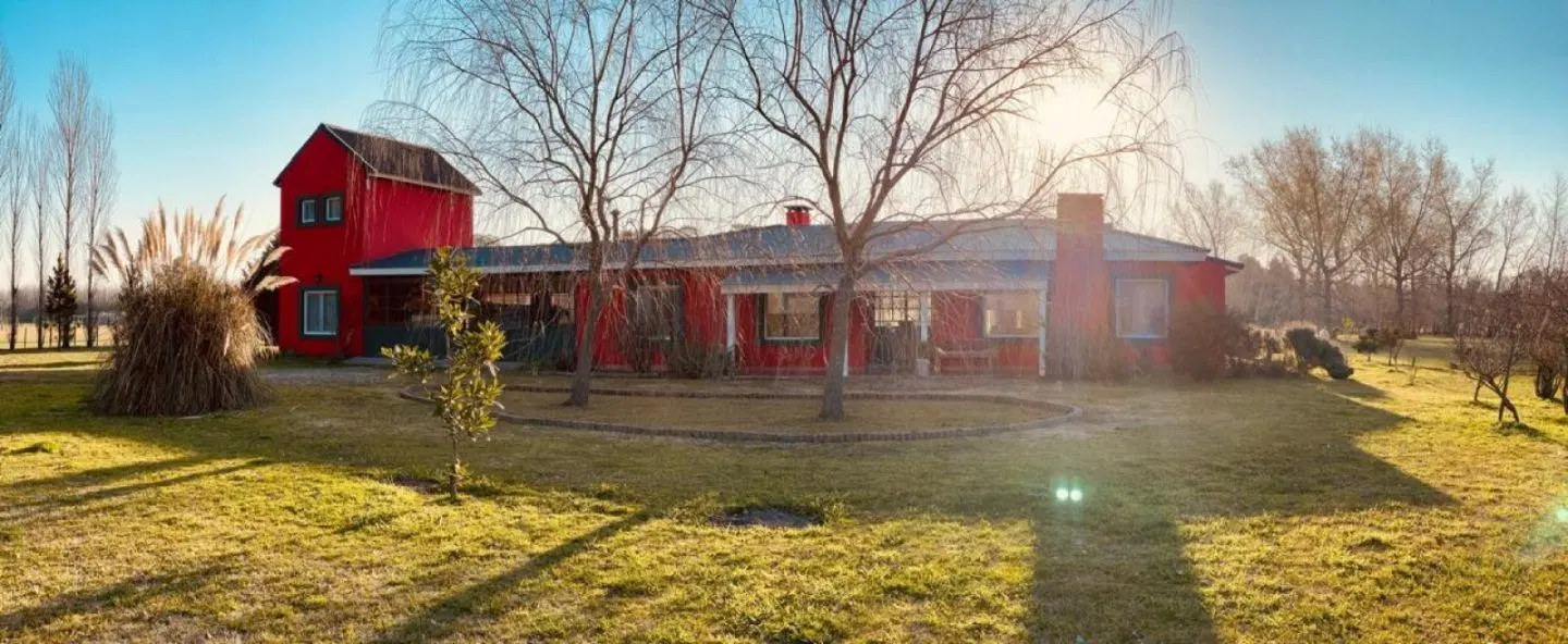 OPORTUNIDAD VENTA CASA E ESTANCIA LAS LILAS 3
