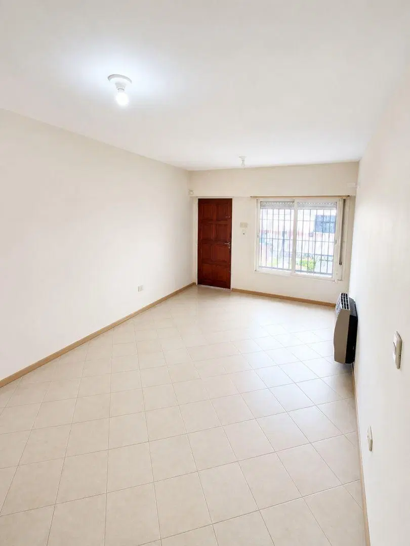 OPORTUNIDAD VENTA DUPLEX 3 AMB CON COCHERA Y FONDOO 2