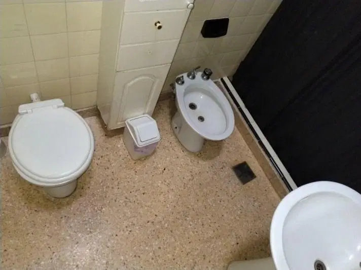 OPORTUNIDAD VENTA CASA 4 AMB SOBRE LOTE DE 366 m2 ESCUCHA OFERTA 3