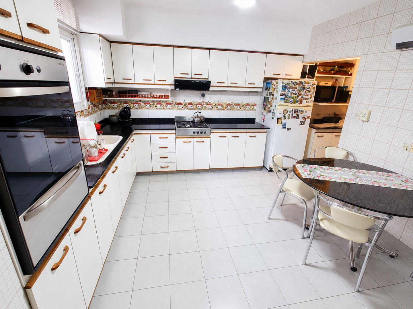 Foto de OPORTUNIDAD VENTA TRIPLEX CON COCHERA SAN JUSTO CENTRO ESCUCHA OFERTAS, imagen 1