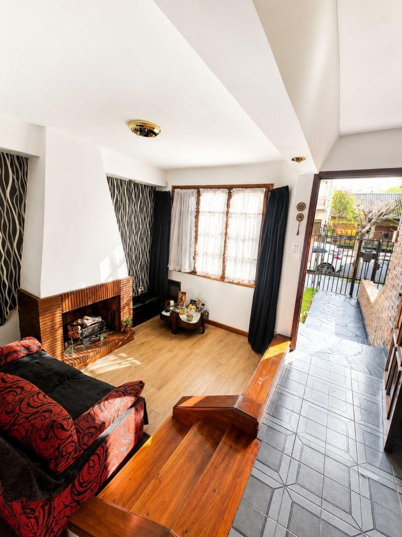 Foto de OPORTUNIDAD VENTA TRIPLEX CON COCHERA SAN JUSTO CENTRO ESCUCHA OFERTAS, imagen 3