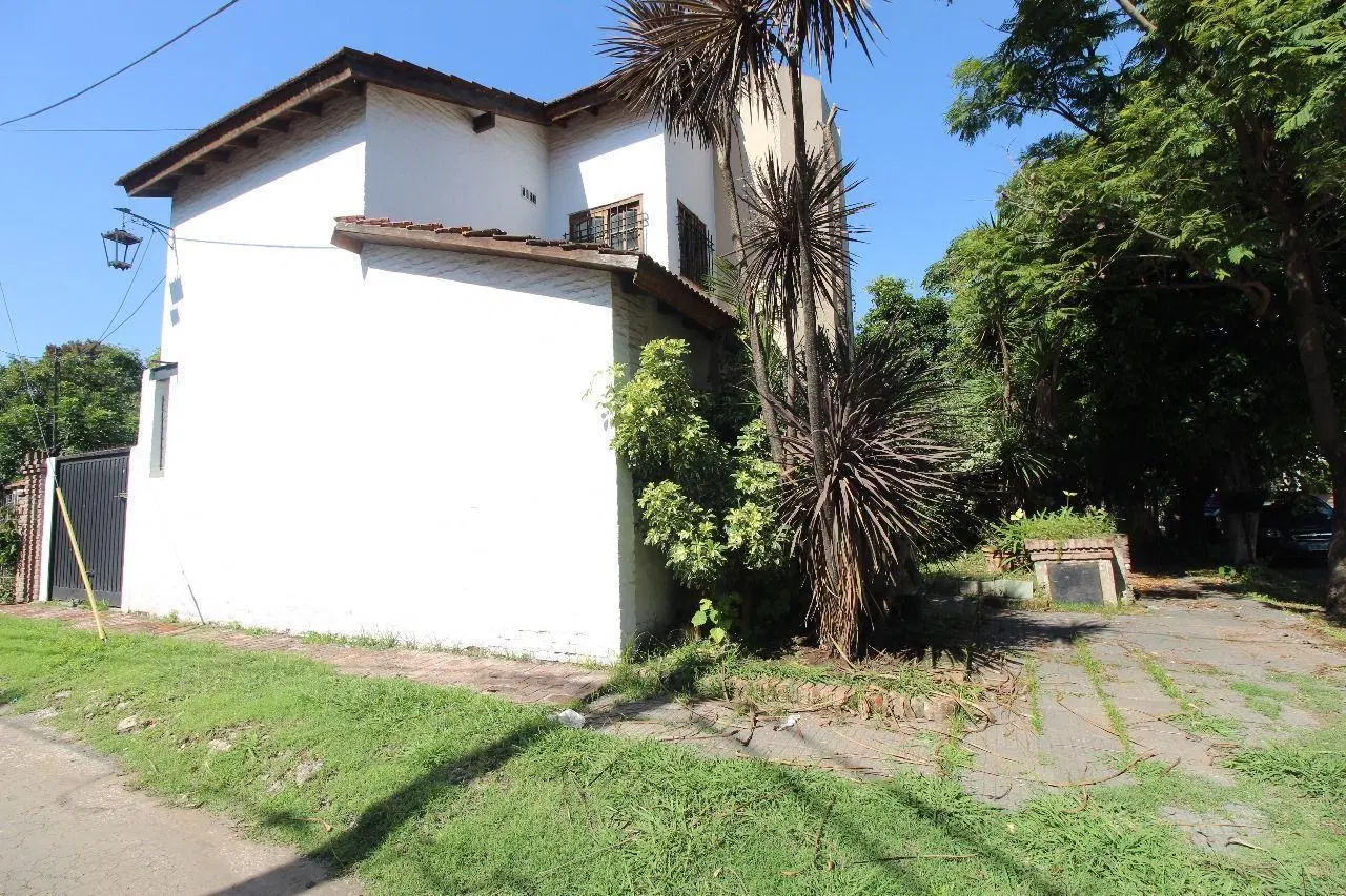 OPORTUNIDAD VENTA CASA 5 AMBIENTES TOMA PERMUTA ESCUCHA OFERTAS 4