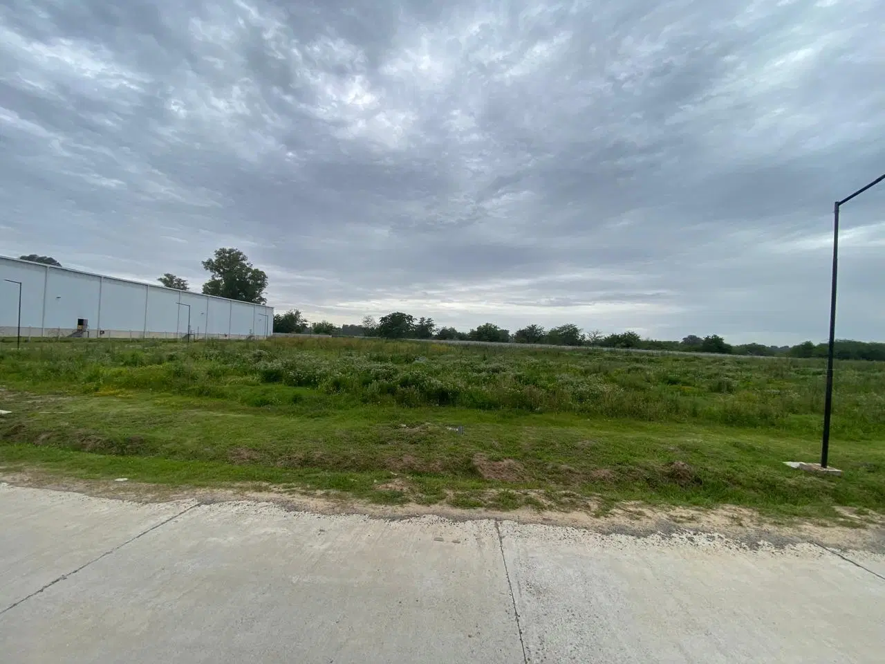 OPORTUNIDAD VENTA PARQUE INDUSTRIAL MORENO 2 ESCUCHA OFERTA 5