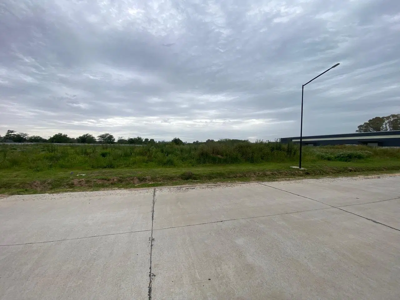 OPORTUNIDAD VENTA PARQUE INDUSTRIAL MORENO 2 ESCUCHA OFERTA 3