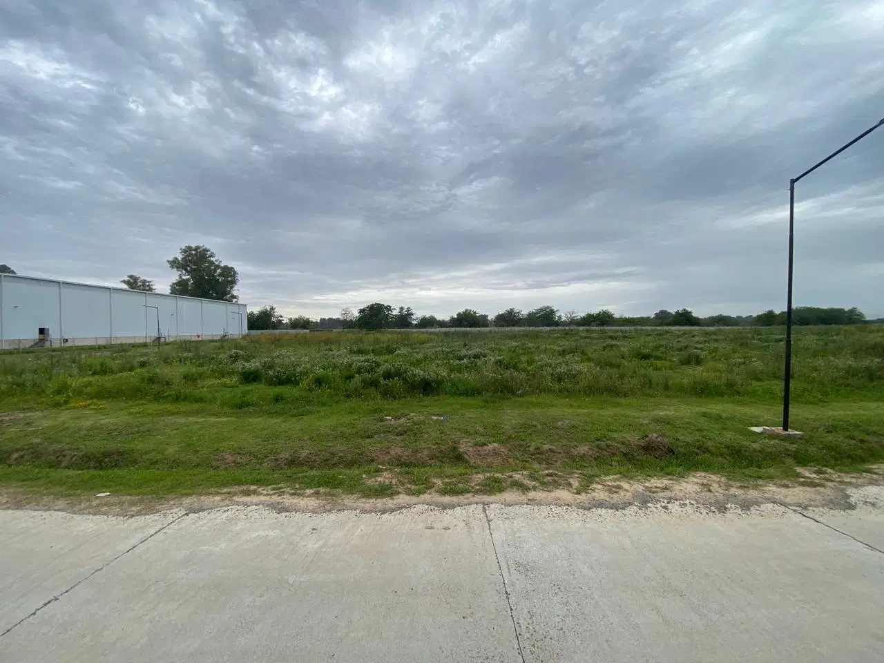 OPORTUNIDAD VENTA PARQUE INDUSTRIAL MORENO 2 ESCUCHA OFERTA 2