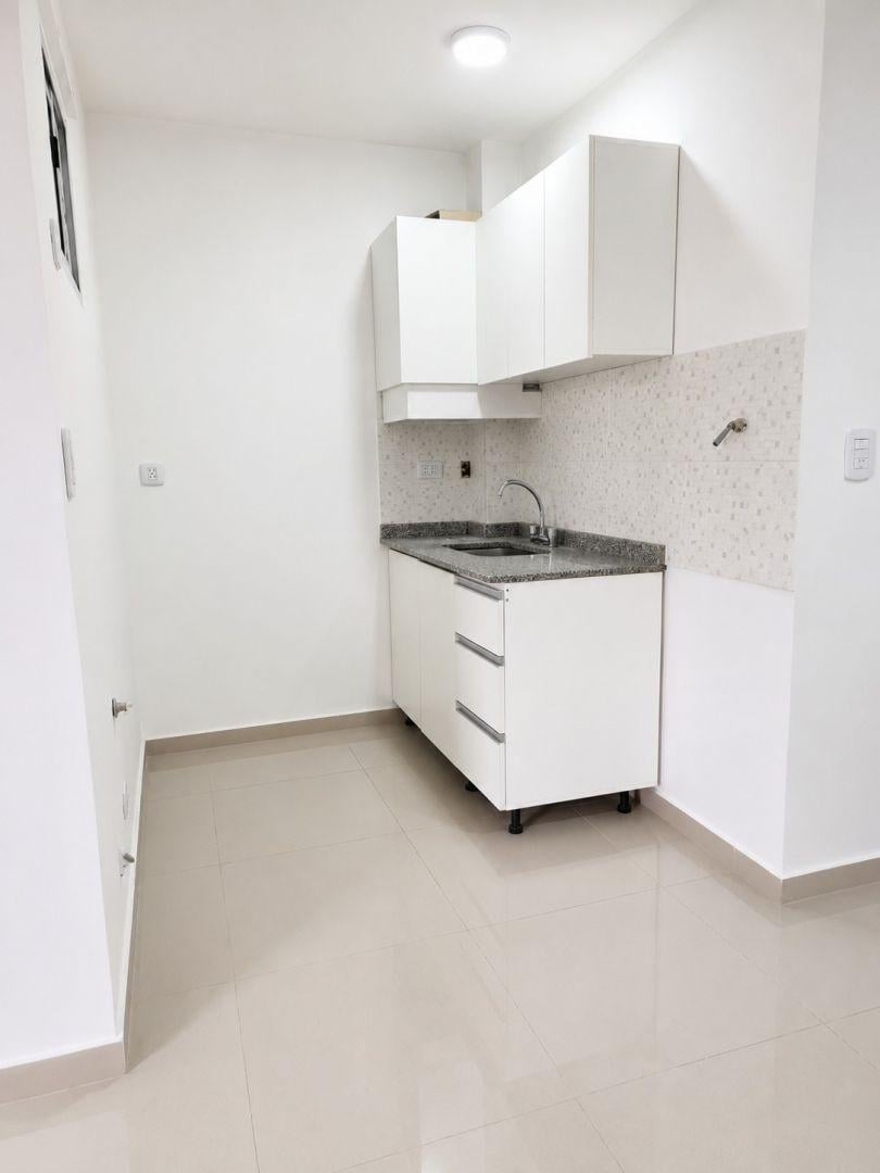 Foto de OPORTUNIDAD VENTA 2 AMBIENTES VILLA LUZURIAGA CENTRO !, imagen 2