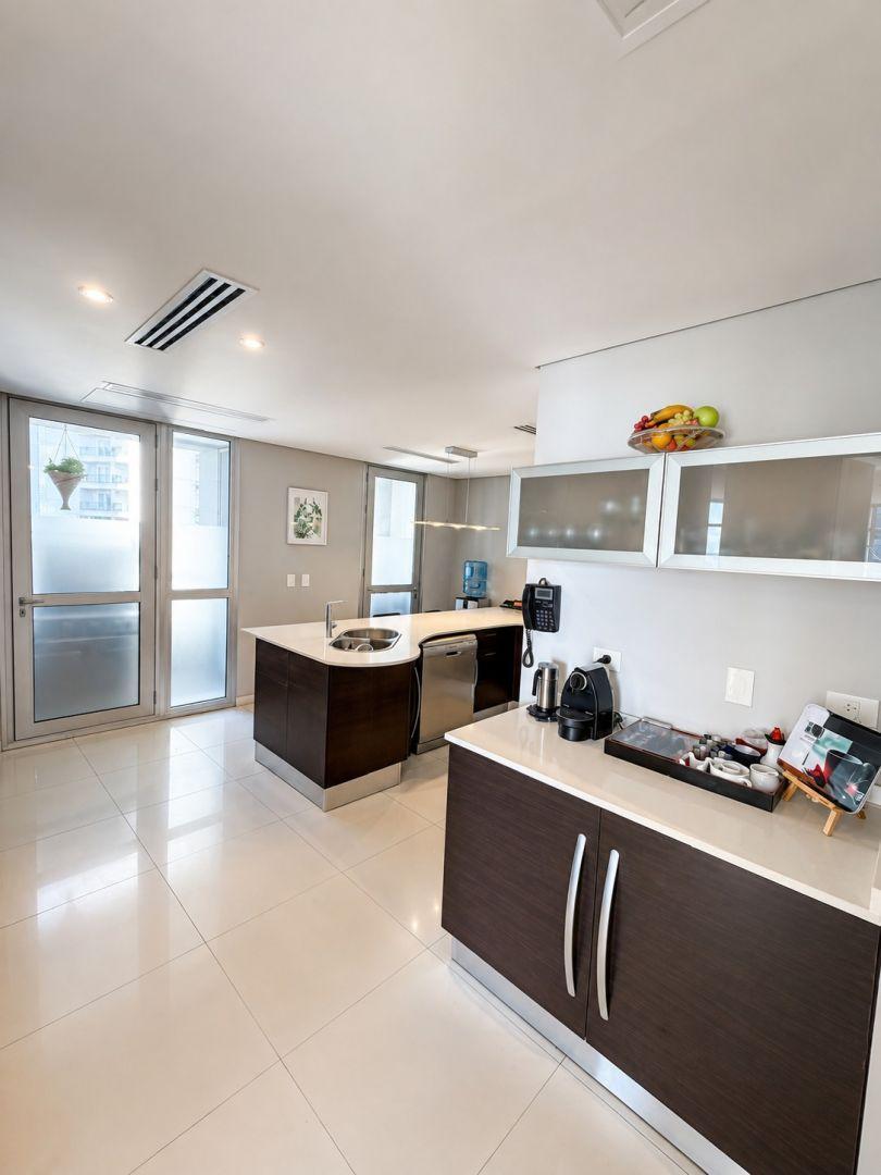 Foto de OPORTUNIDAD VENTA SEMIPISO 3 AMBIENTES 2 COCHERAS ESCUCHA OFERTAS, imagen 3