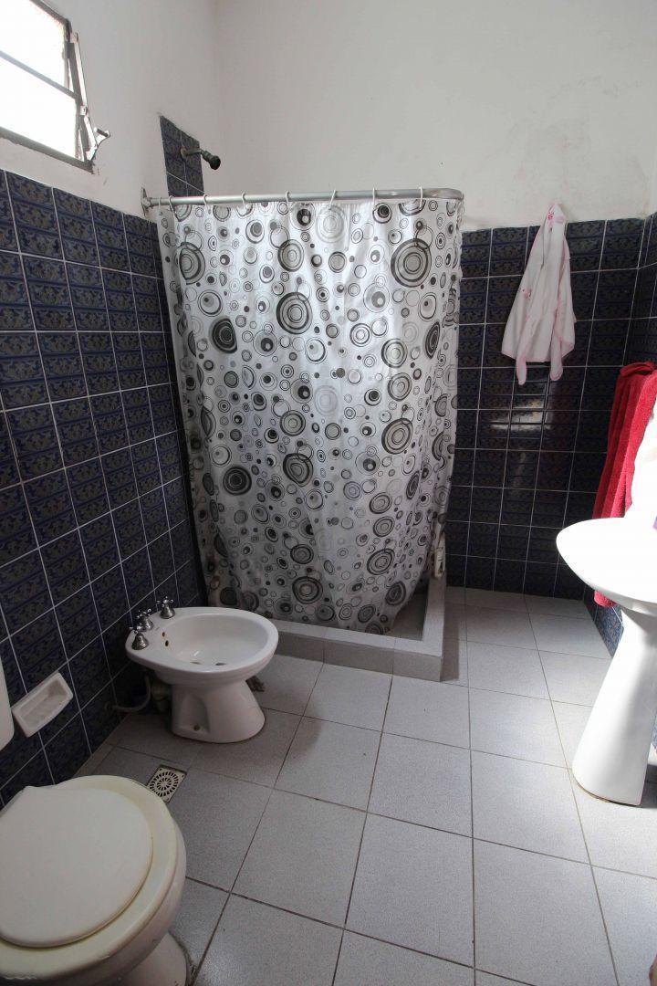 Foto de OPORTUNIDAD VENTA PH CON GALPON Y COCHERAS, imagen 4