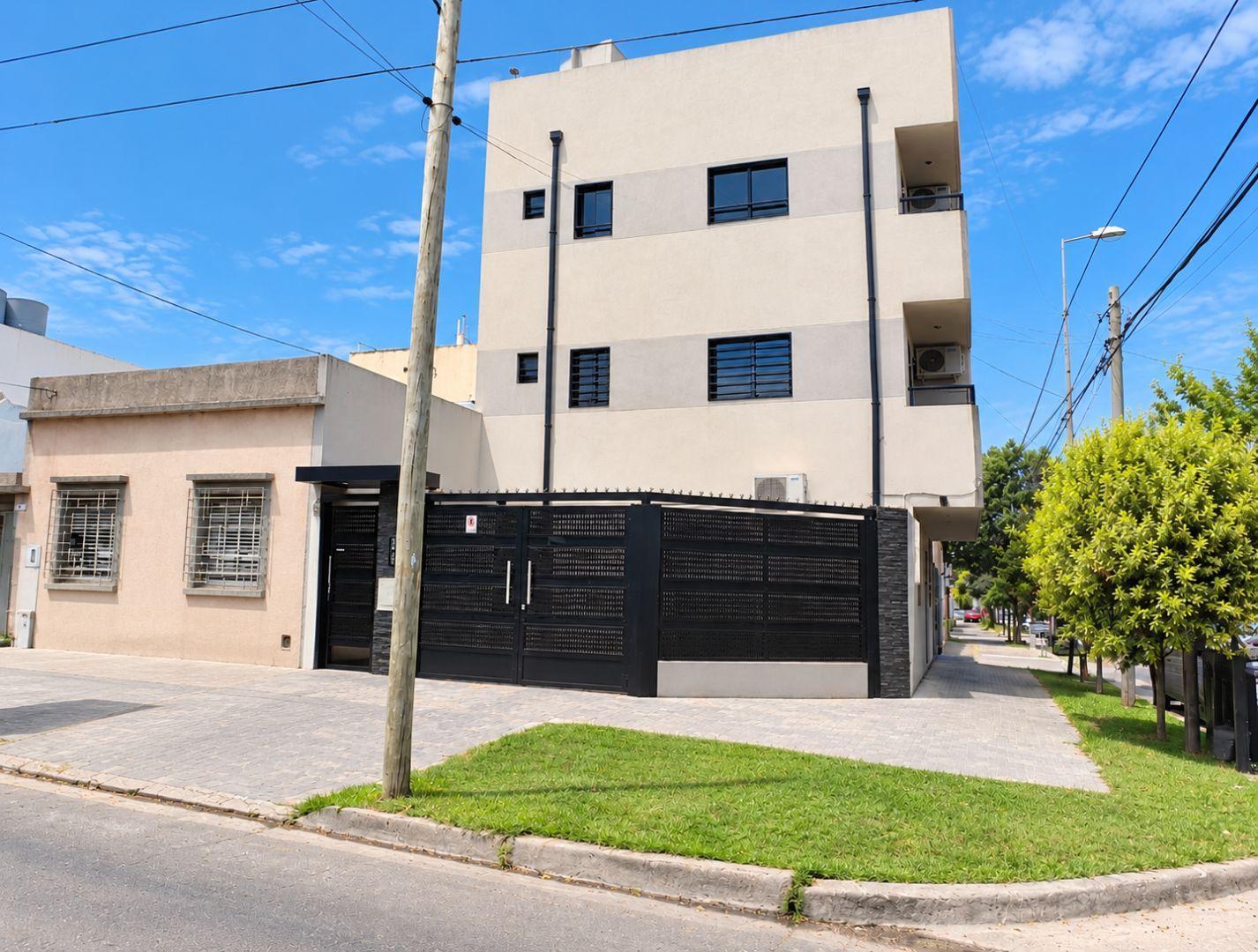 Foto de OPORTUNIDAD VENTA MONOAMBIENTE ECXELENTE ESTADO INVERSION EDIFICIO C, imagen 1
