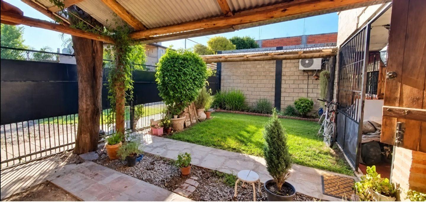 Foto de OPORTUNIDAD CASA DE 4 AMBIENTES CON JARDIN Y PILETA, imagen 1