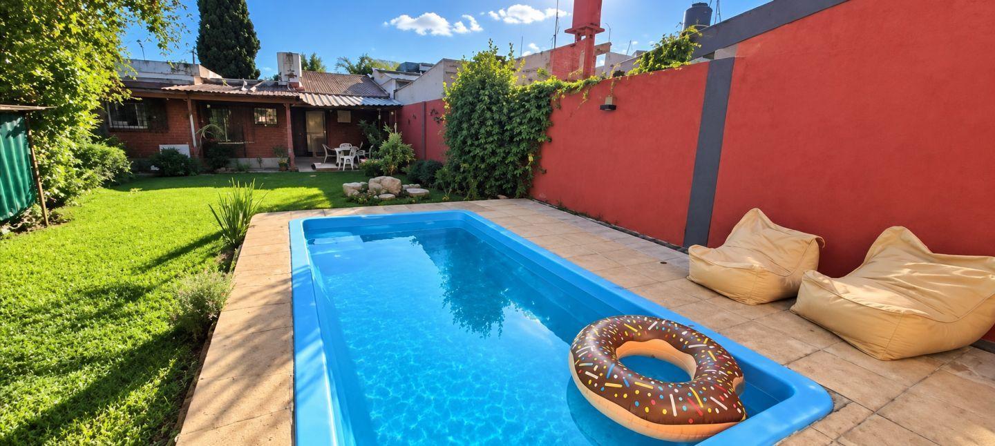 Foto de OPORTUNIDAD CASA DE 4 AMBIENTES CON JARDIN Y PILETA, imagen 2