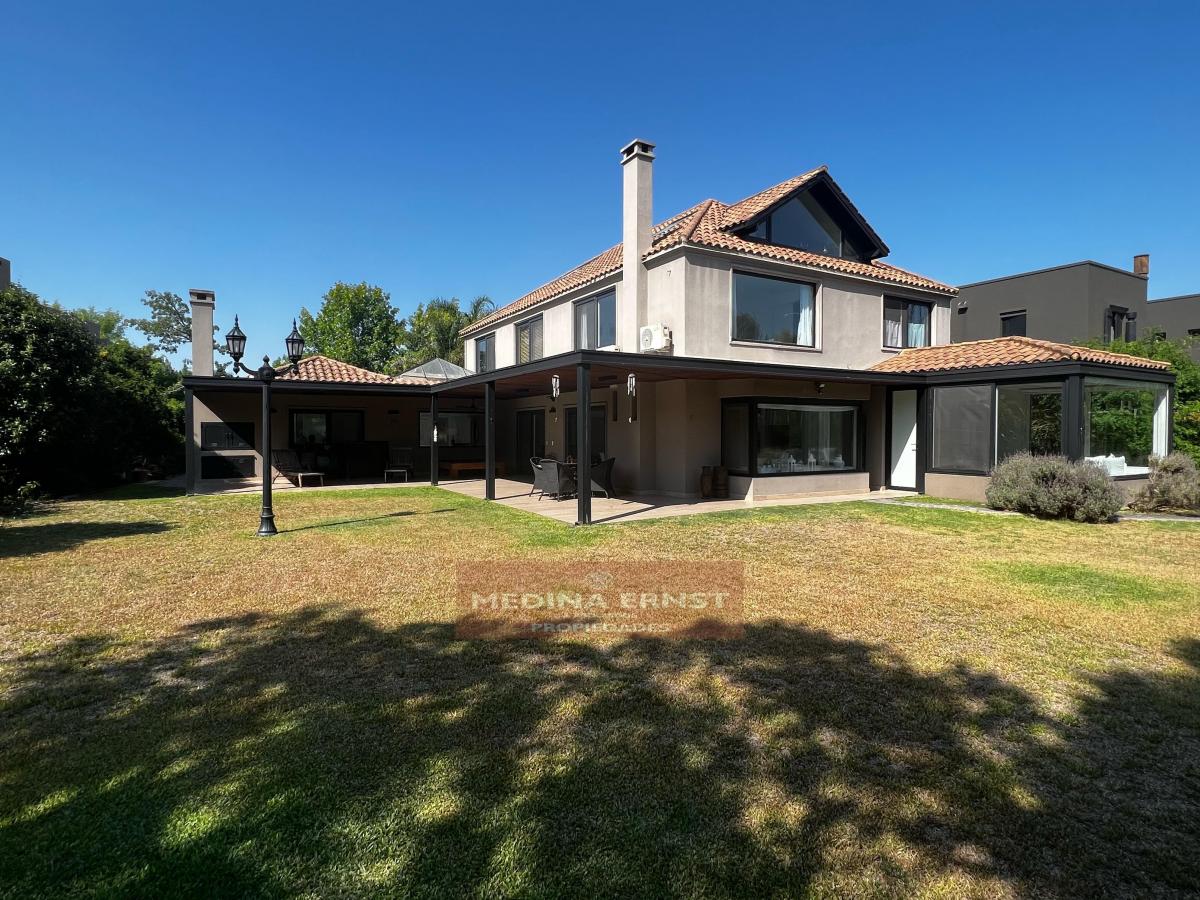 Ayres de Pilar al Parque Central Venta