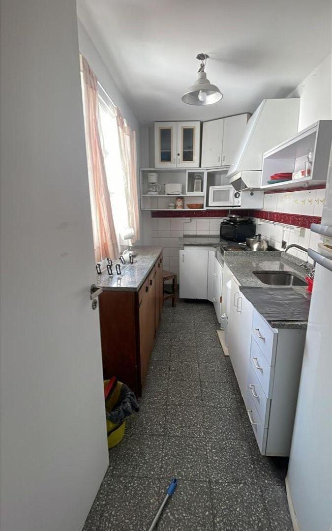 Foto de Disponible a partir de septiembre. Amplio, luminoso, amoblado, balcón, imagen 4