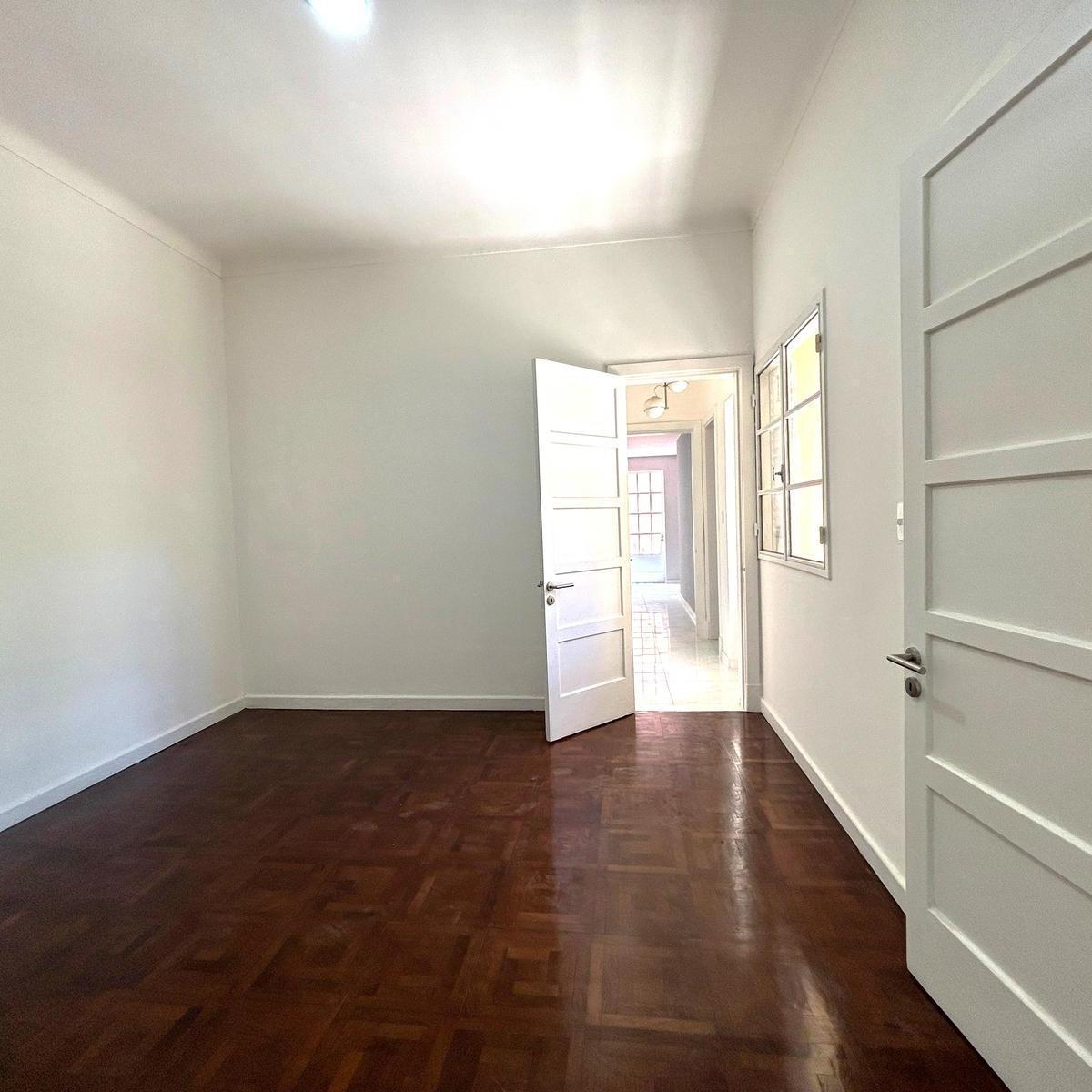 Departamento 4 ambientes en venta en lujan centro planta baja con patio