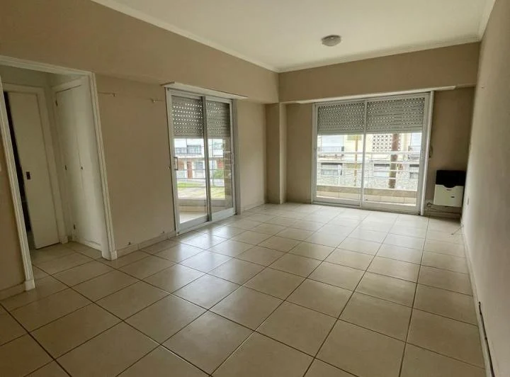 Hermoso departamento 2 ambientes en alquiler en San Martin y Av. Humberto Primo 2