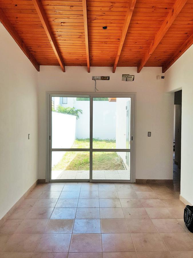 Foto de departamento duplex 3 ambientes en venta en lujan planta baja con patio, imagen 3