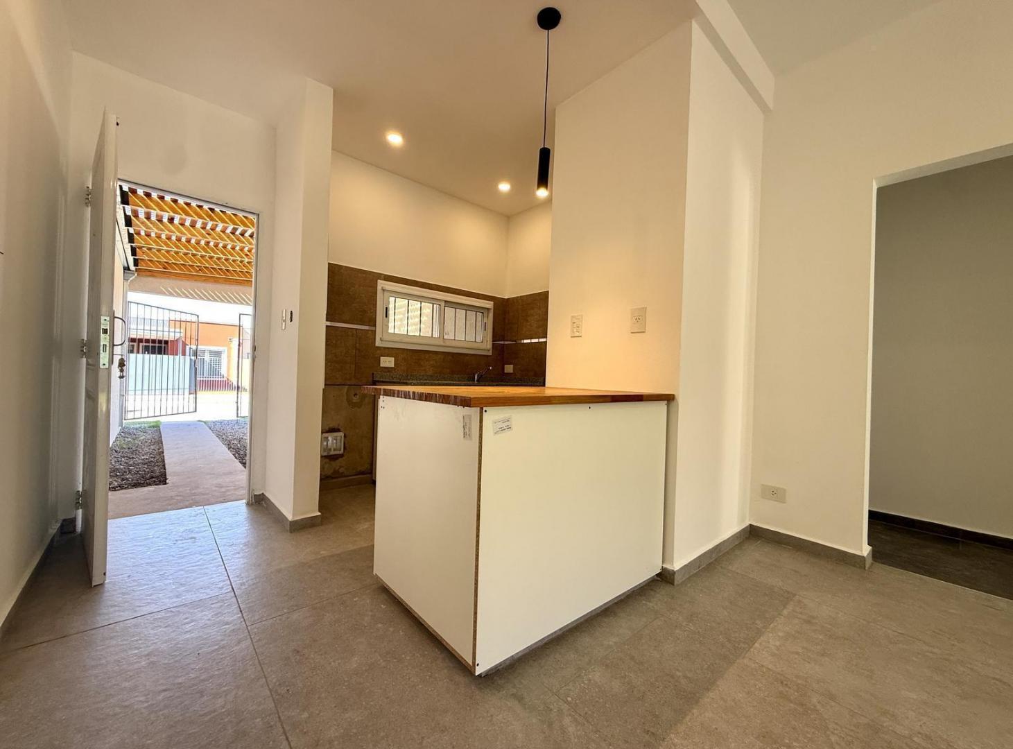 Foto de departamento Duplex a estrenar en venta 3 ambientes con patio y cochera, imagen 4