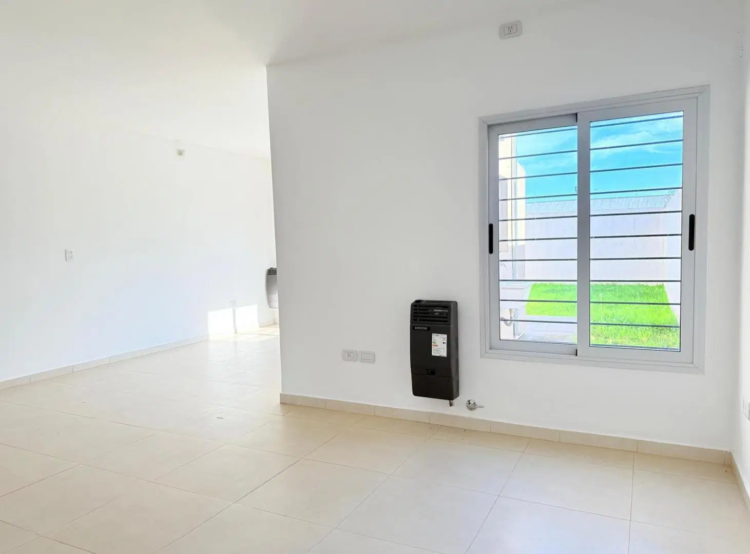 Departamento Dúplex  3 ambientes en venta en lujan Planta Baja con Patio y Cochera apto credito 2