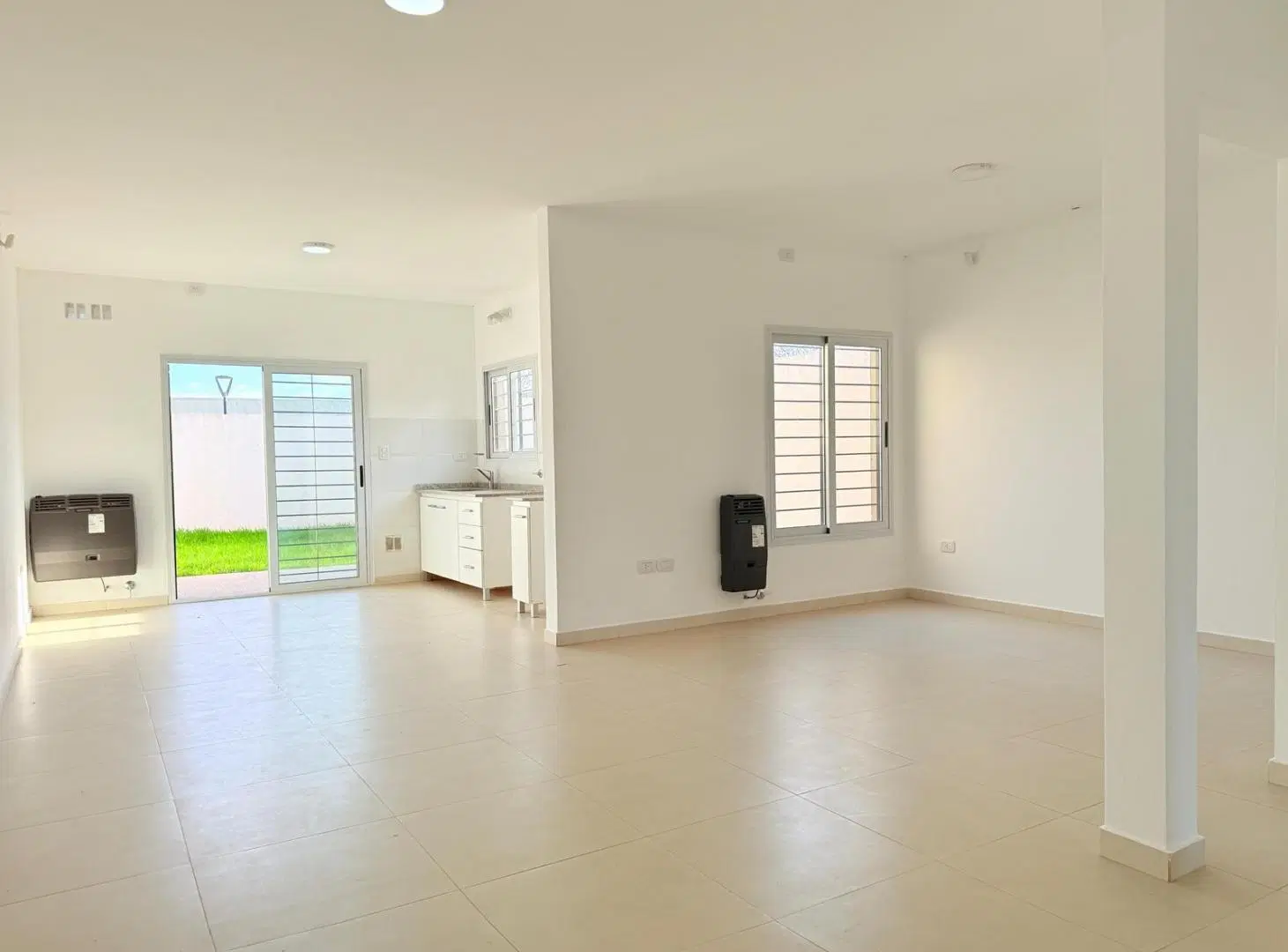Departamento Dúplex 3 ambientes en venta en lujan Planta Baja con Patio y Cochera apto credito 2