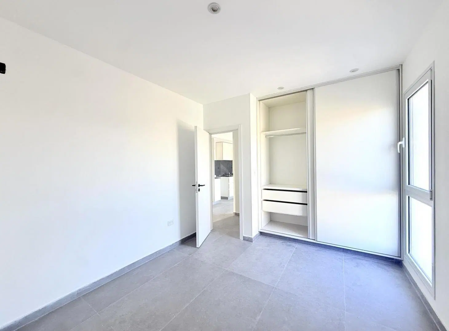 Departamento a estrenar 2 ambientes en venta en lujan centro con cochera 5