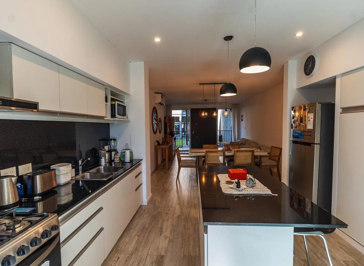 departamento tres ambientes planta baja con patio y cochera en venta en lujan 4