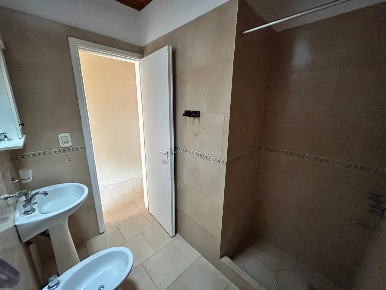 departamento dos ambientes en alquiler Champagnat 343 5