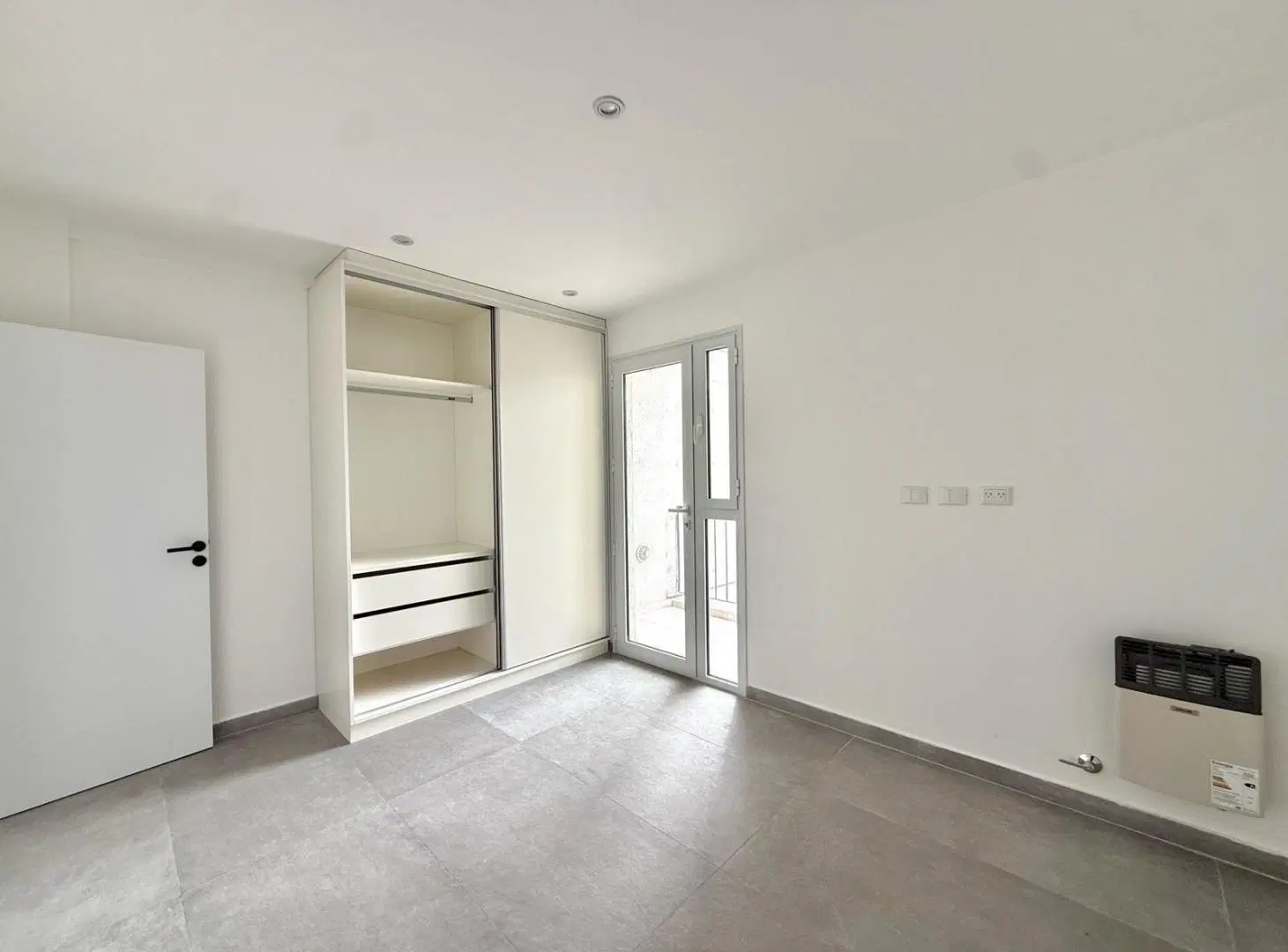 Departamento dos ambientes a la venta en lujan centro con balcon y cochera 3
