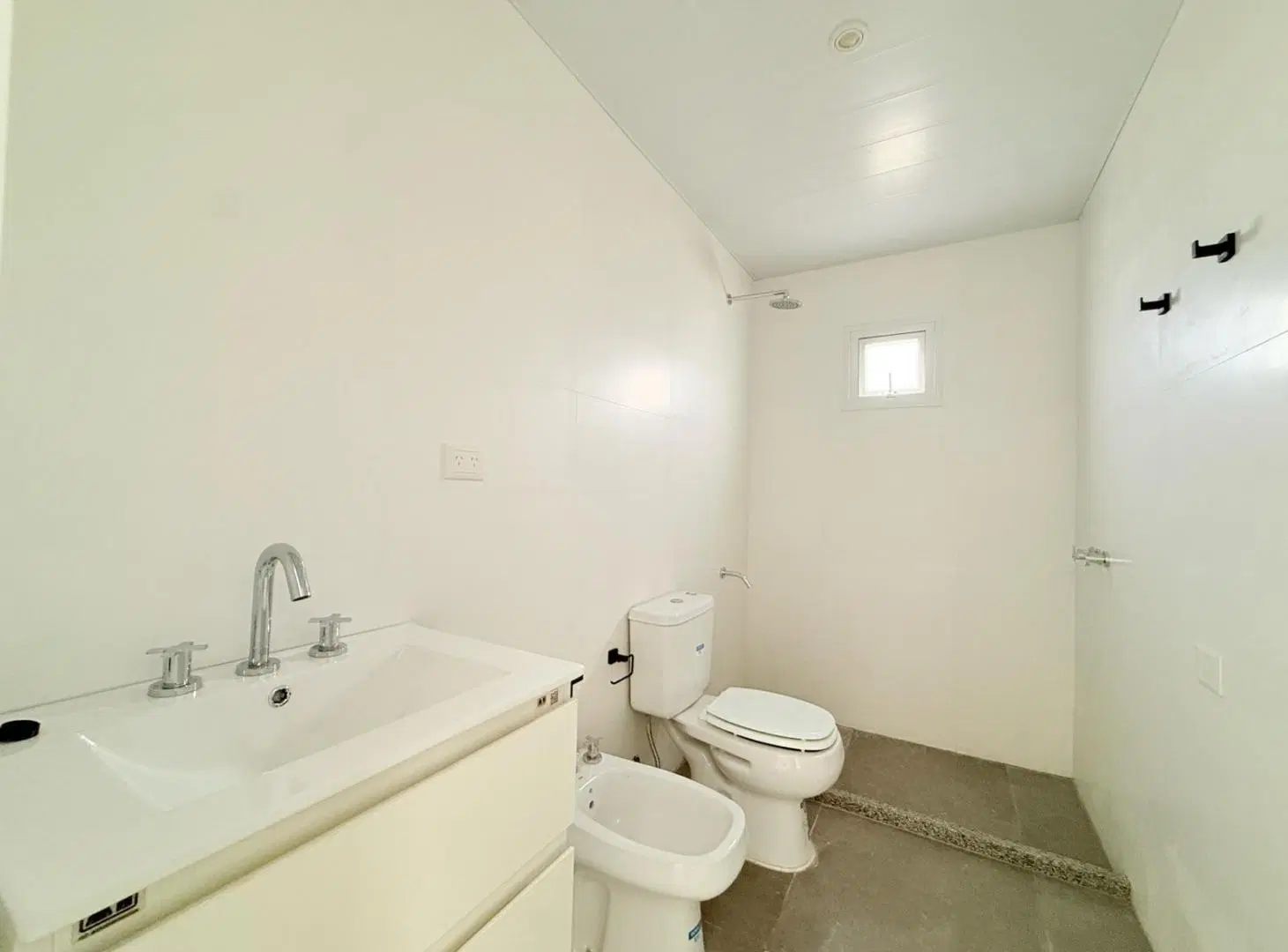 Departamento dos ambientes a la venta en lujan centro con balcon y cochera 5