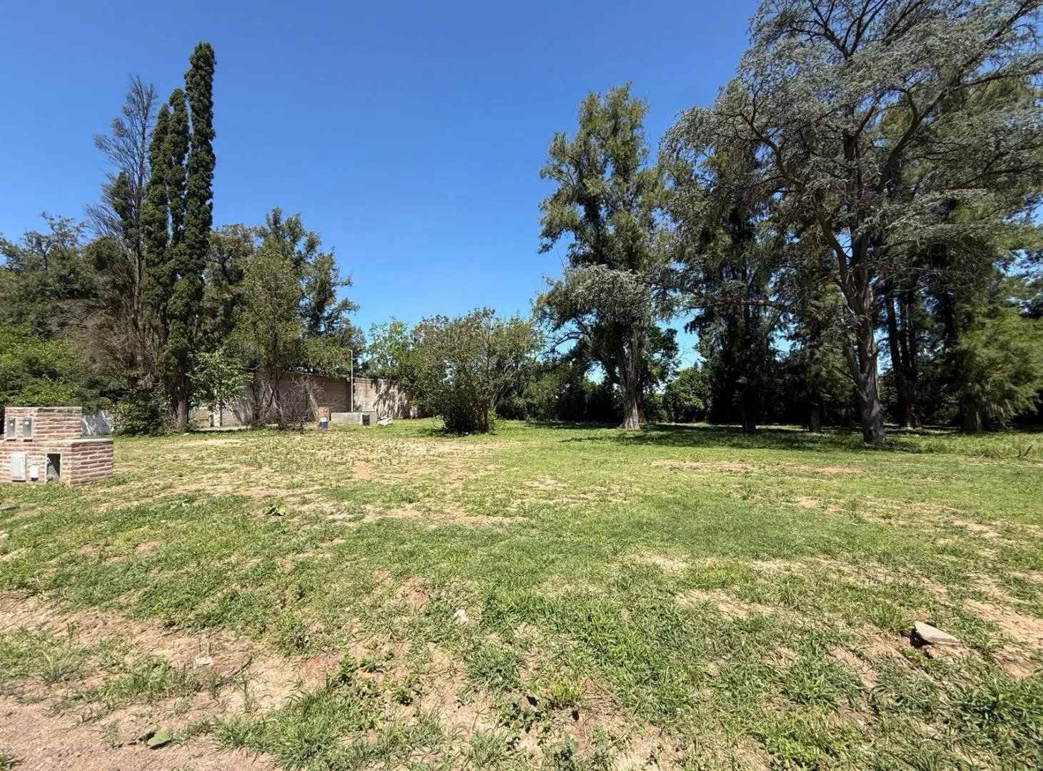 terreno arbolado en venta en lujan sobre Av. Julio a roca con financiación 2
