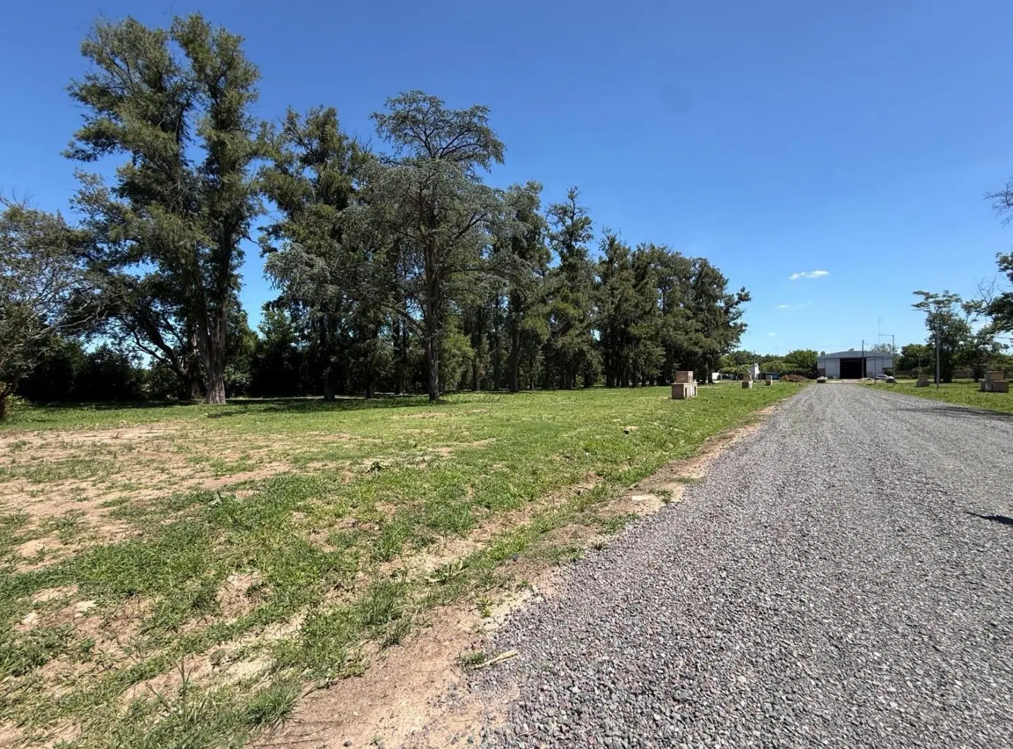 terreno arbolado en venta en lujan sobre Av. Julio a roca con financiación 5