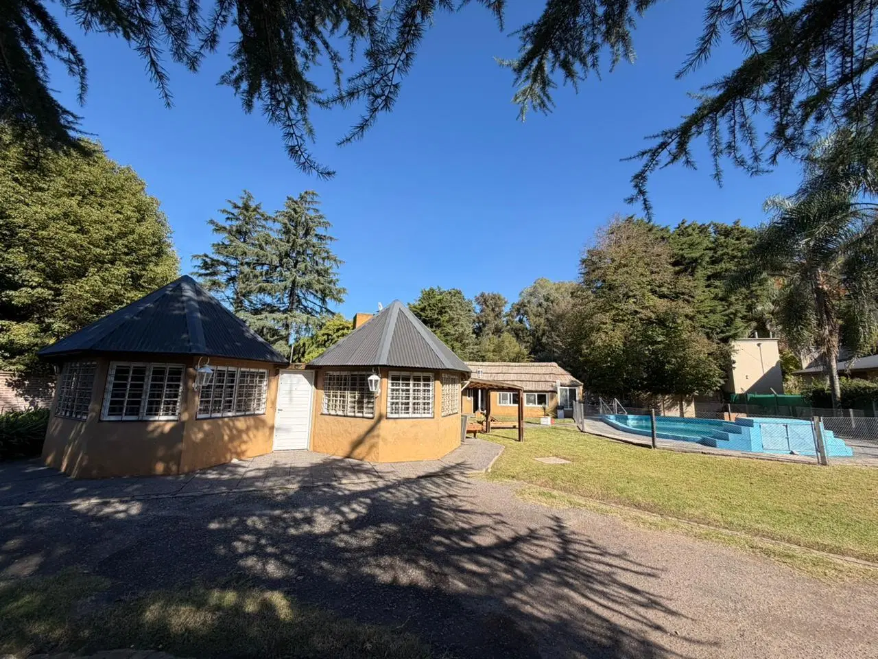 Casa quinta en venta con pileta en lujan hosteria norte 3