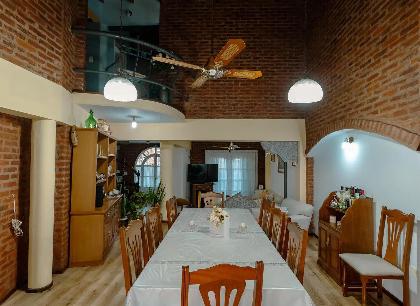 Casa de 5 ambientes con pileta a la venta en lujan centro 3