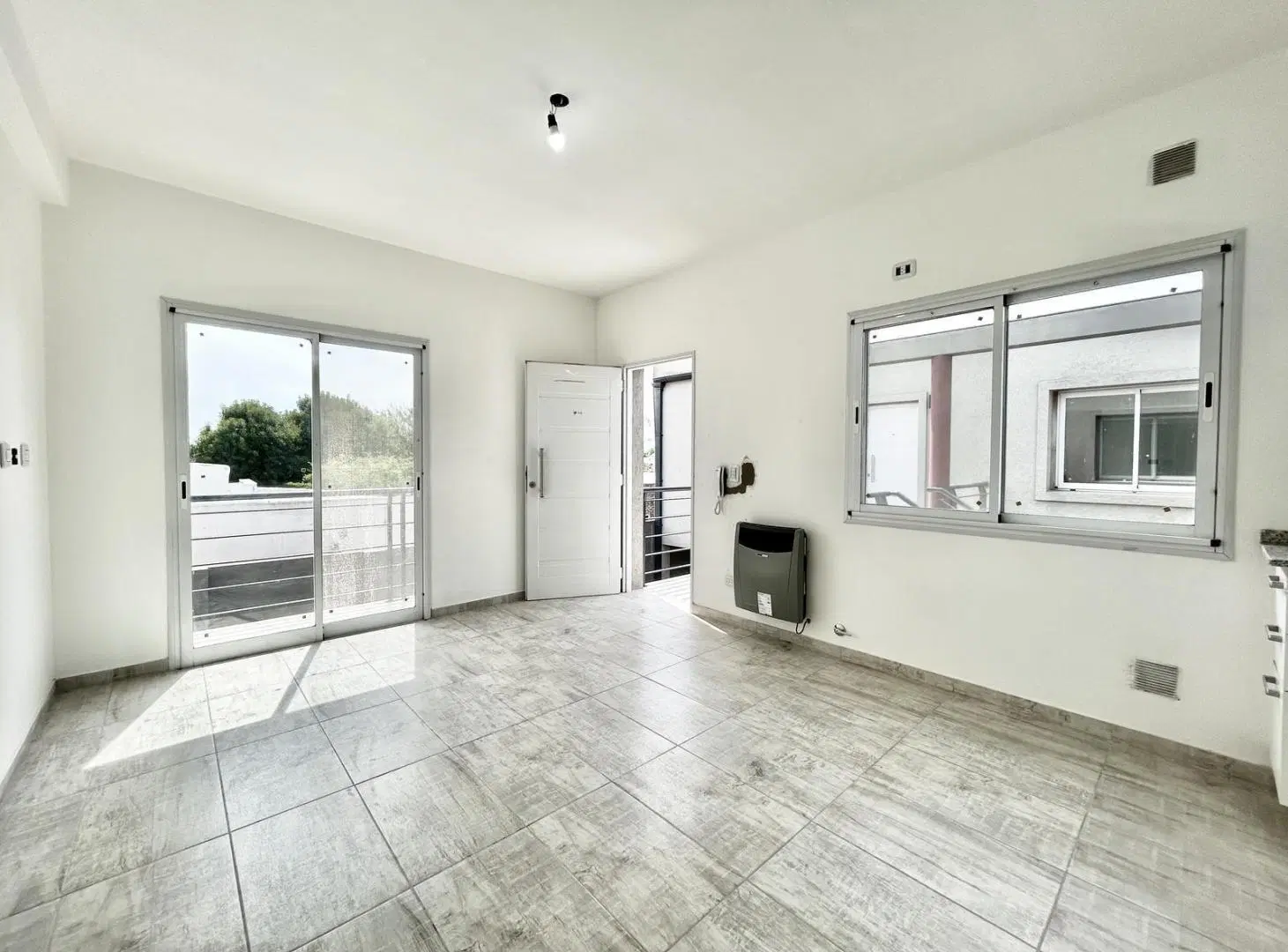 departamento a estrenar 2 ambientes en venta en lujan centro con balcón 1