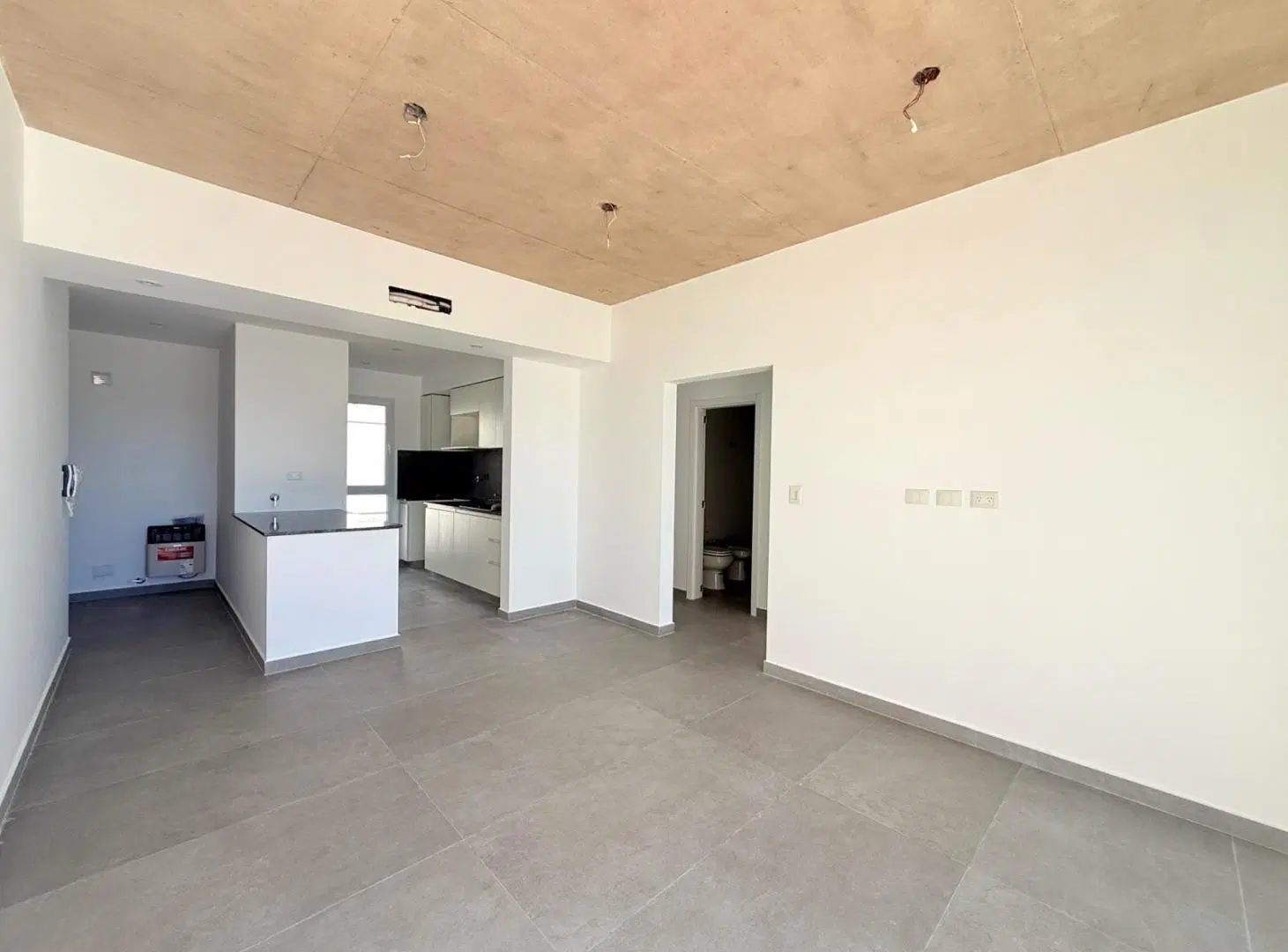 Departamento a estrenar 3 ambientes en venta en lujan centro con balcón y cochera 2