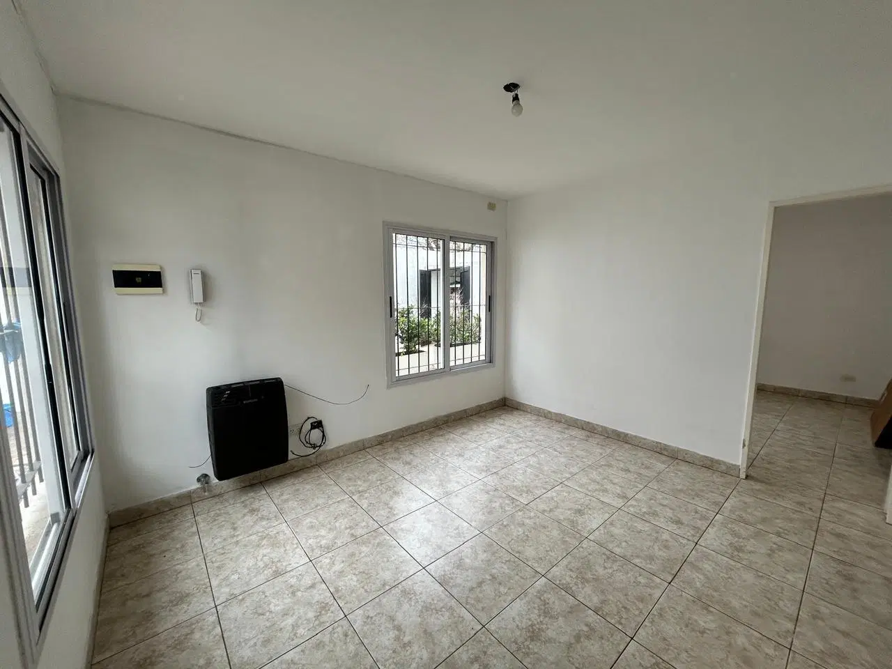 departamento dos ambientes en alquiler lujan colon 5