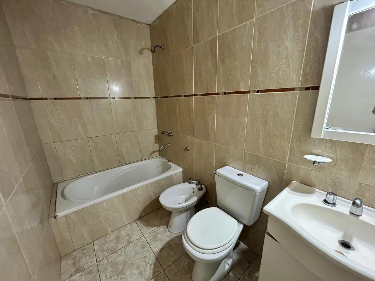 departamento dos ambientes en alquiler lujan colon 3