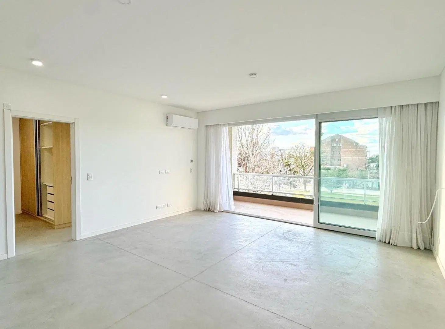 Departamento 2 ambientes en venta  con cochera en lujan centro 4