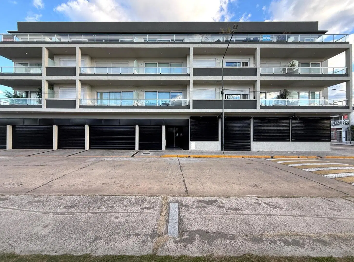 Departamento 2 ambientes en venta  con cochera en lujan centro 3