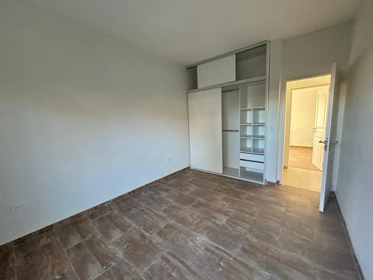 duplex en alquiler lujan dos ambientes  al 2081 5