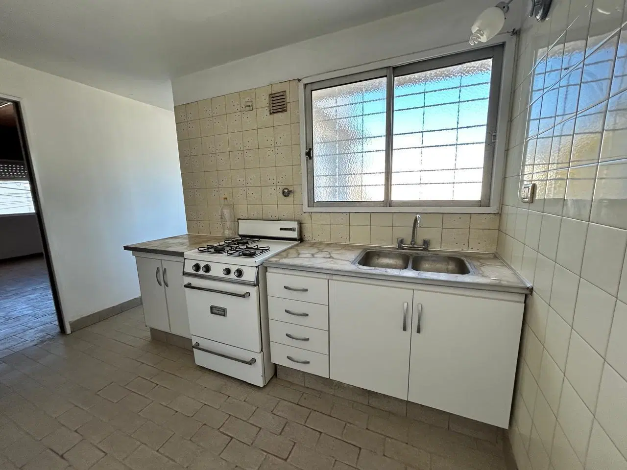 departamento tres ambientes en alquiler lujan alem 1219 2
