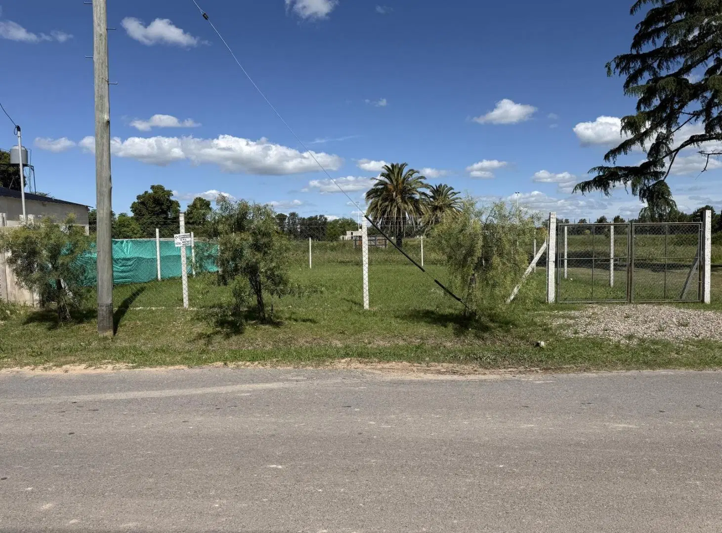 terreno en venta en lujan con fondo a espacio verde 4