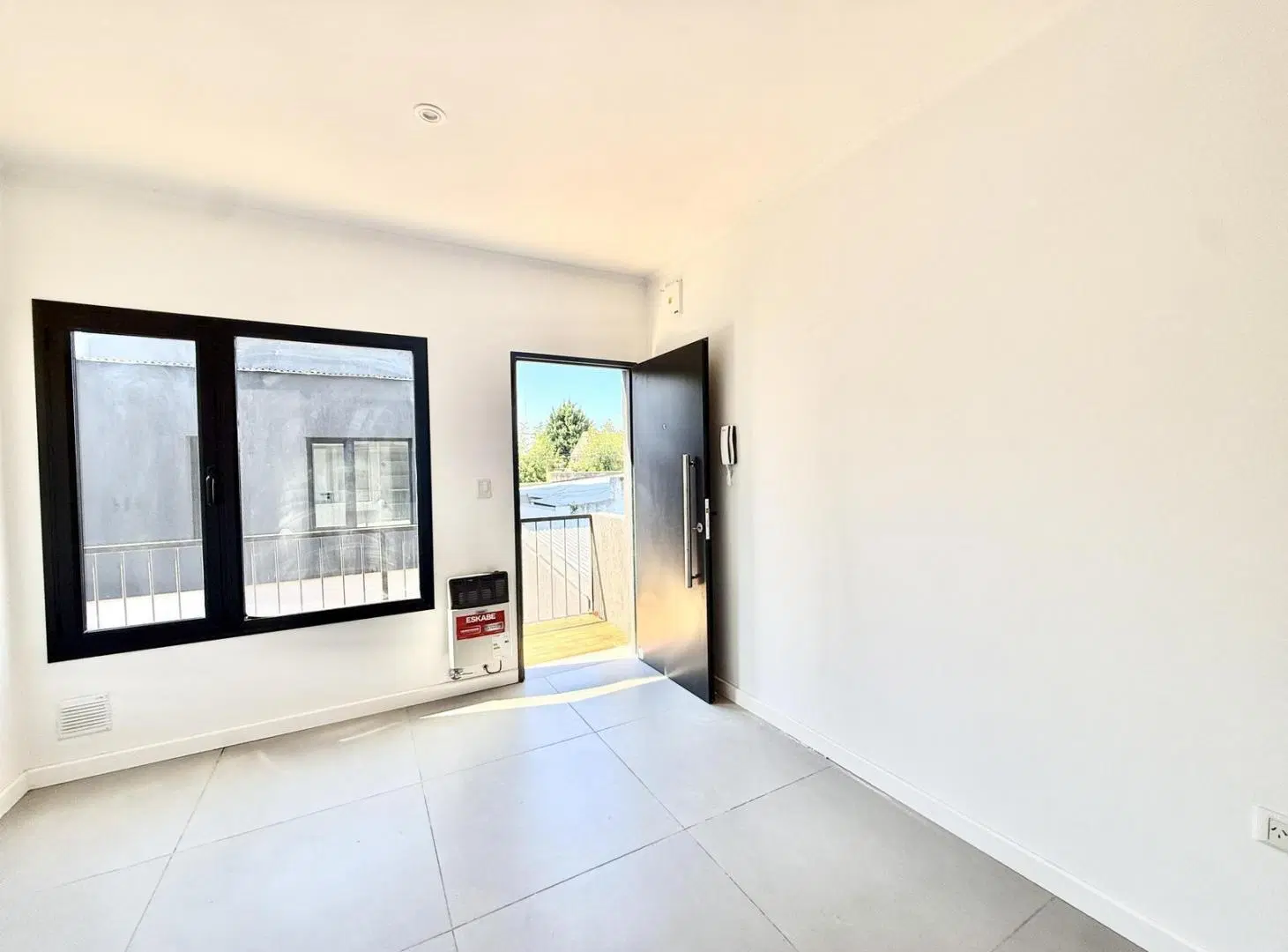 Departamento 2 ambientes a estrenar en venta en lujan centro con cochera 1
