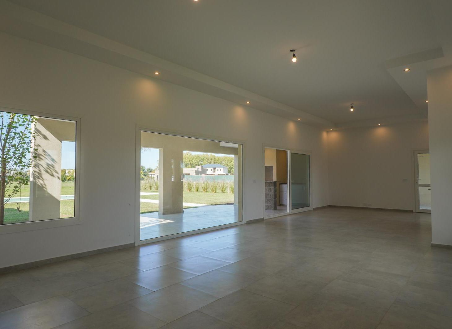 Foto de casa a estrenar en venta en club de campo Harás san pablo General Rodriguez, imagen 1