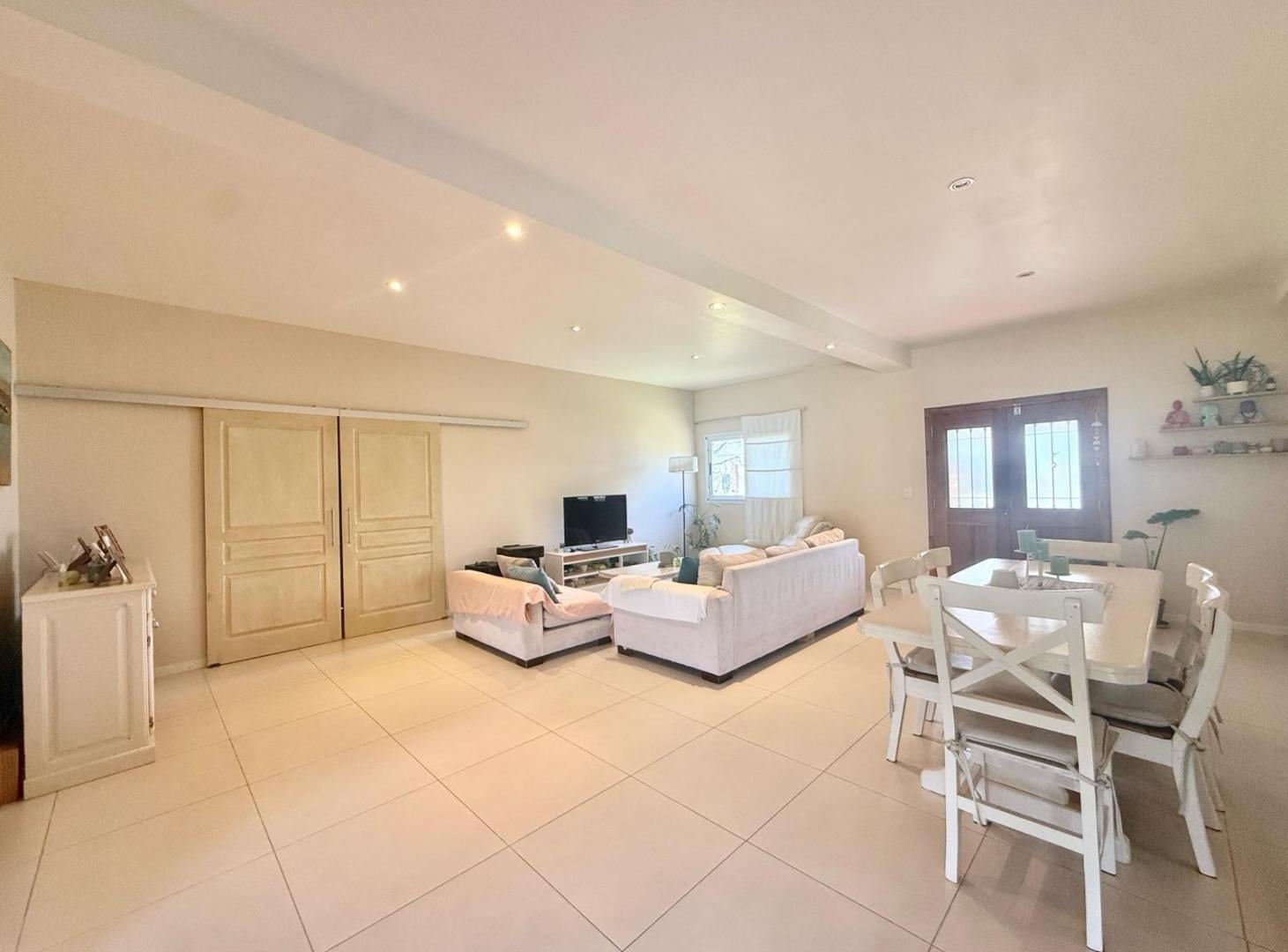 Foto de Casa de 4 ambientes en venta en barrio cerrado lomas de san francisco, imagen 4