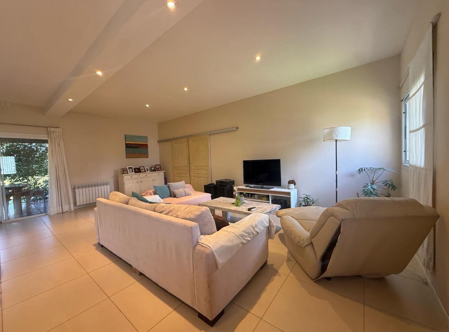Foto de Casa de 4 ambientes en venta en barrio cerrado lomas de san francisco, imagen 1
