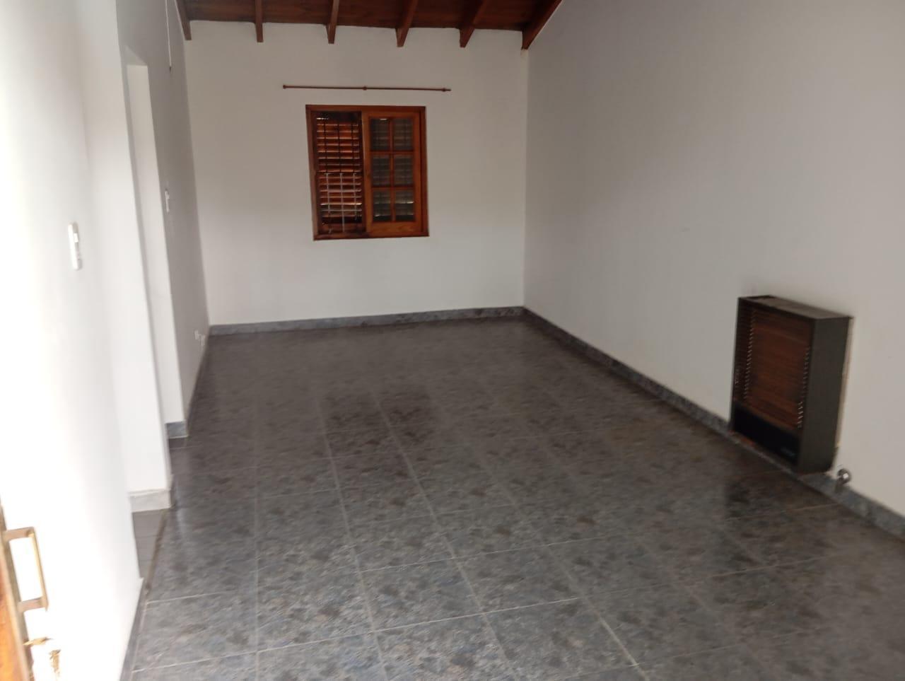Foto de Casa 4 ambientes en Lanusse, imagen 2
