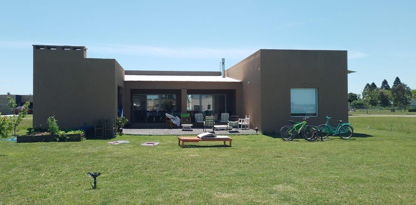 CASA 3 AMBIENTES BARRIO CERRADO LOS JUNCOS